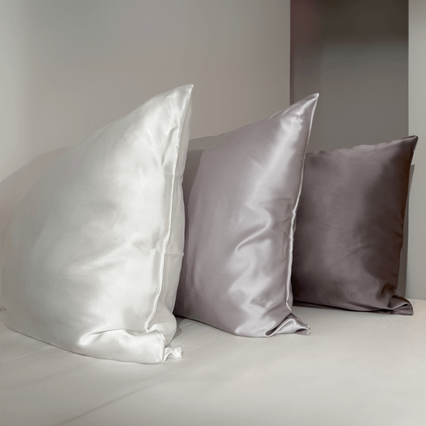 silk-pillowcases-in-luxury-hotel