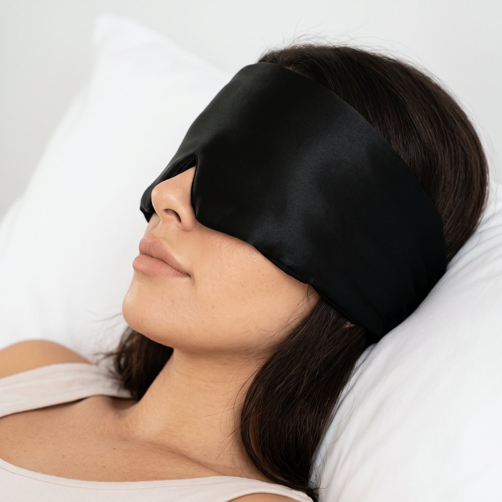 Side profile of the wrap silk sleep mask